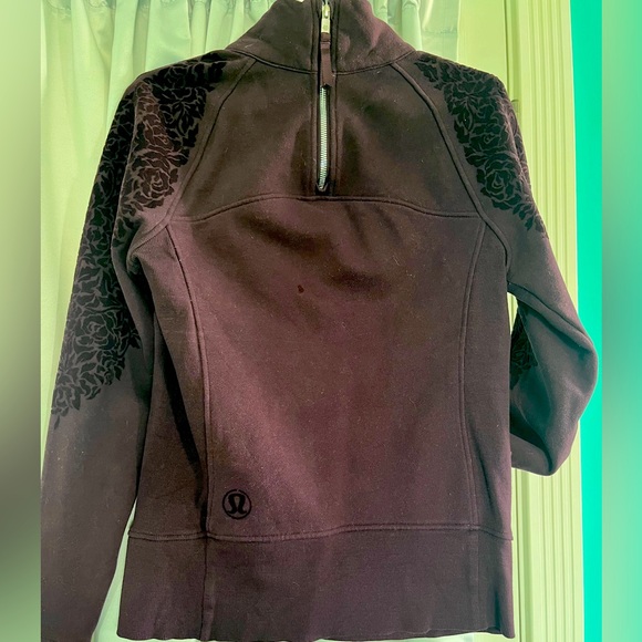 Lulu lemon fleece back zipped mock neck burgundy with floral velvet arm detail - Picture 3 of 4